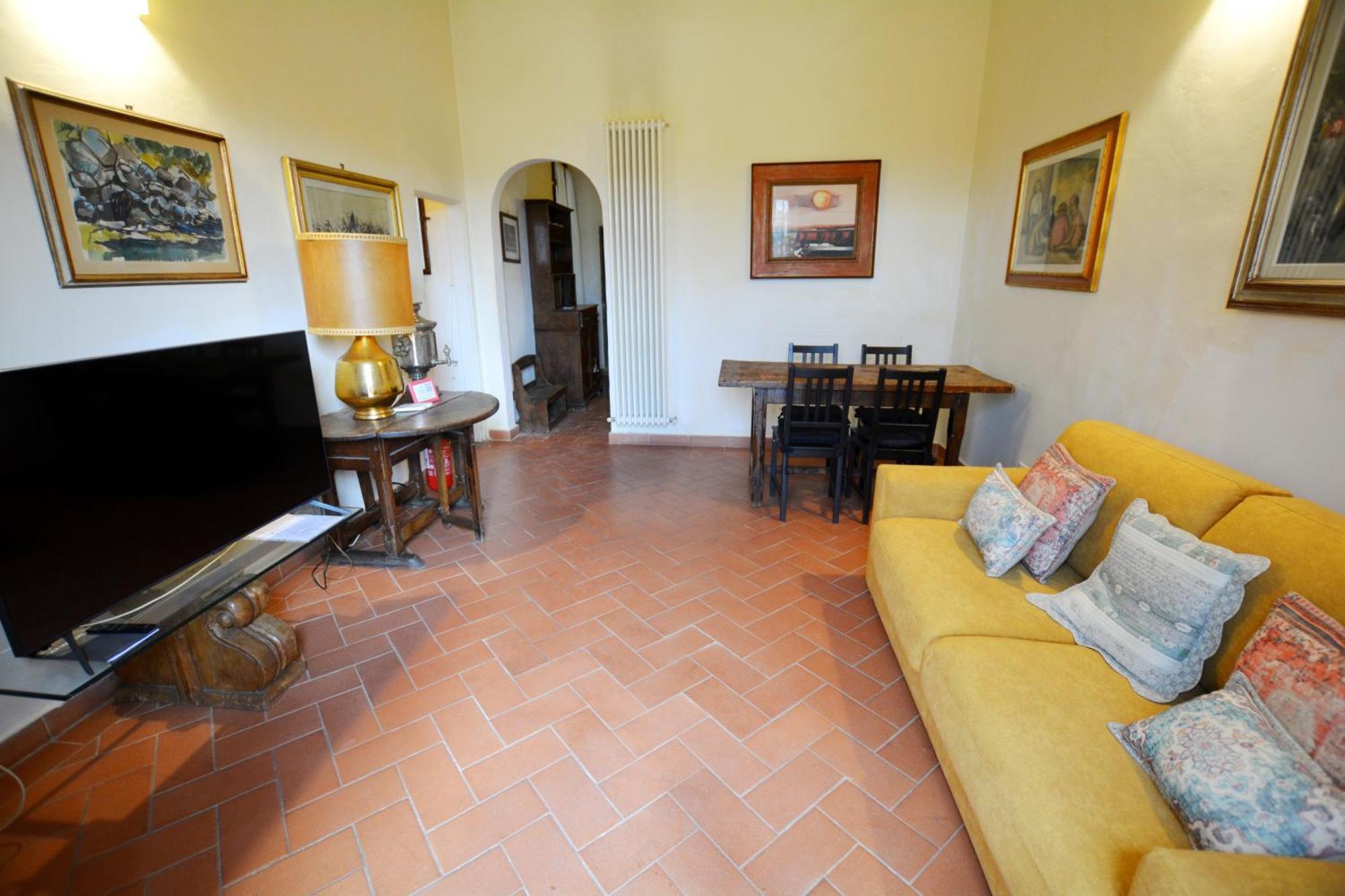 Unyca - Typical Florentine Hideaway Apartment